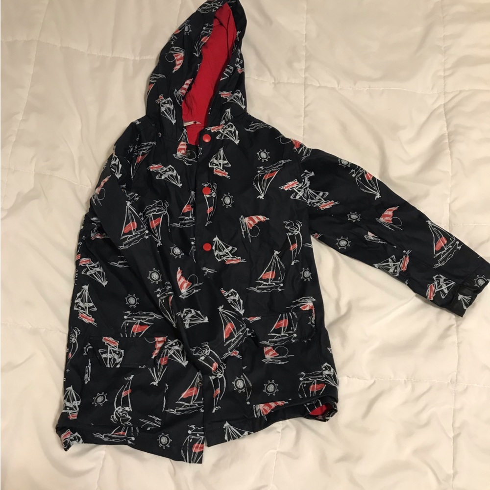 Heartstrings lined rain jacket. Warm raincoat, size 7, sailboats, navy and red G